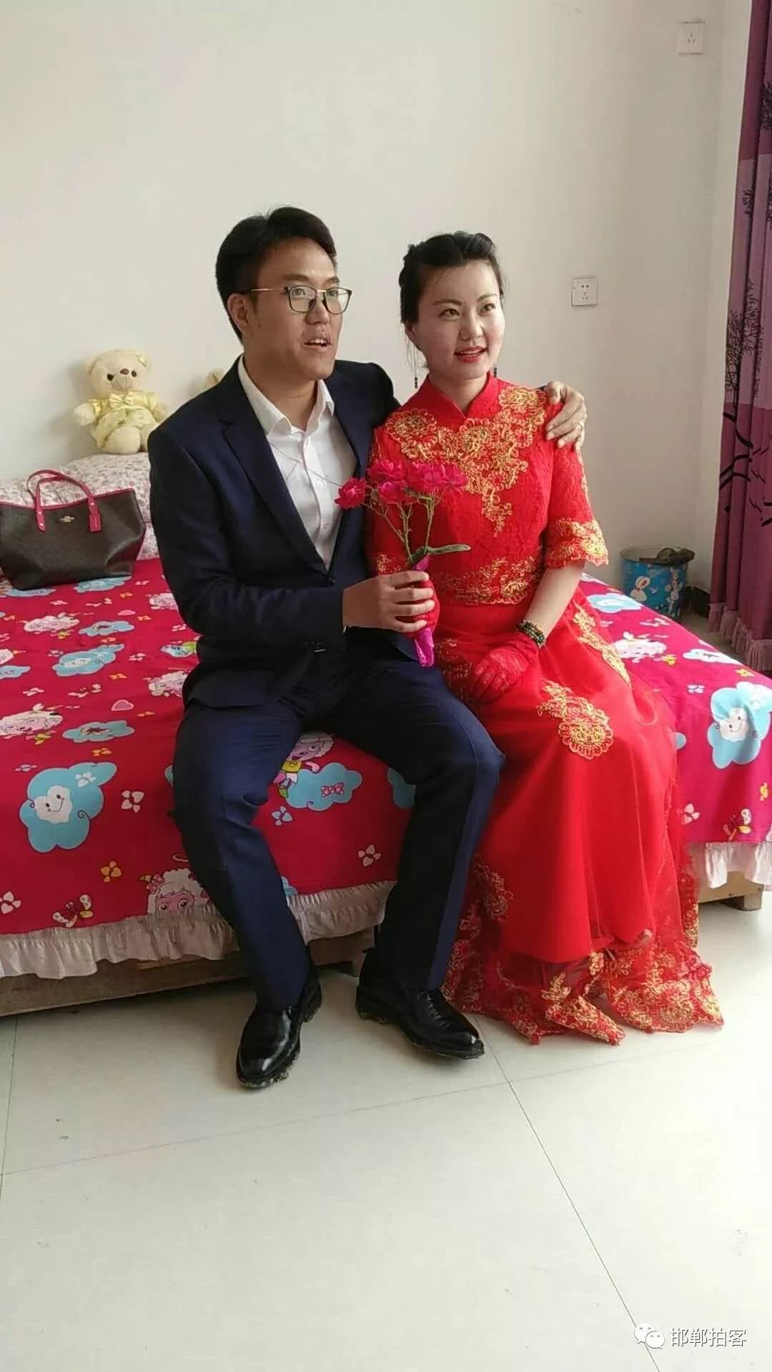 男子用6辆电三轮迎娶魏县研究生新娘,爆红朋友圈